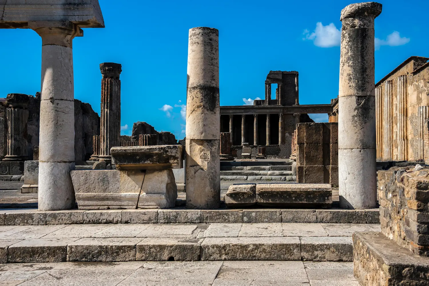 Pompeii vs Herculaneum: Two Cities, One Volcano, and Why You Should Visit Both