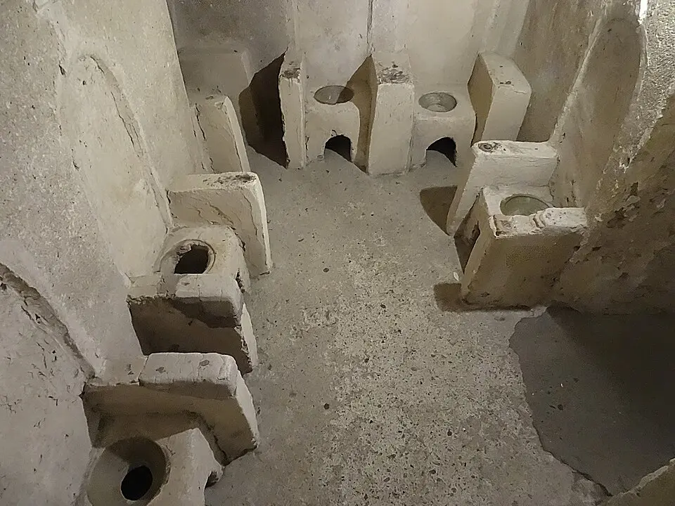 Cemetery of the Poor Clares. Image credit: ErwinMeier, CC BY-SA 4.0 <https://creativecommons.org/licenses/by-sa/4.0>, via Wikimedia Commons