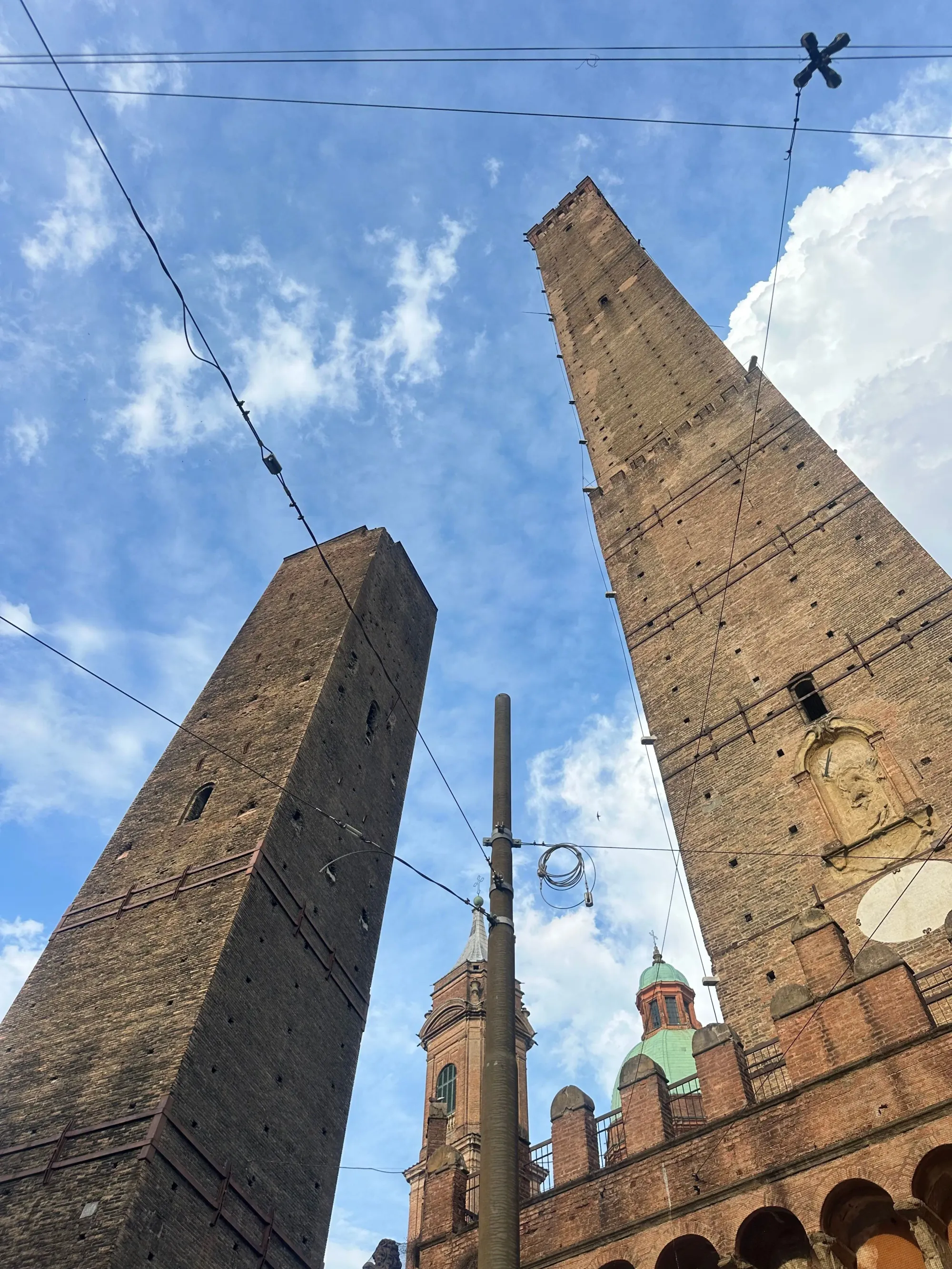 Due Torri (The Two Towers), Bologna