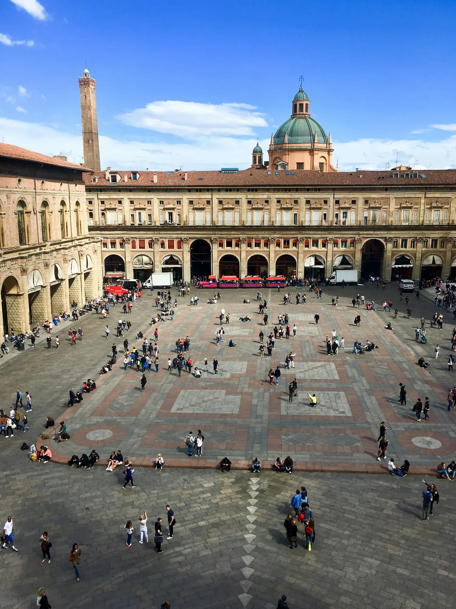 Piazza Maggiore, Bologna