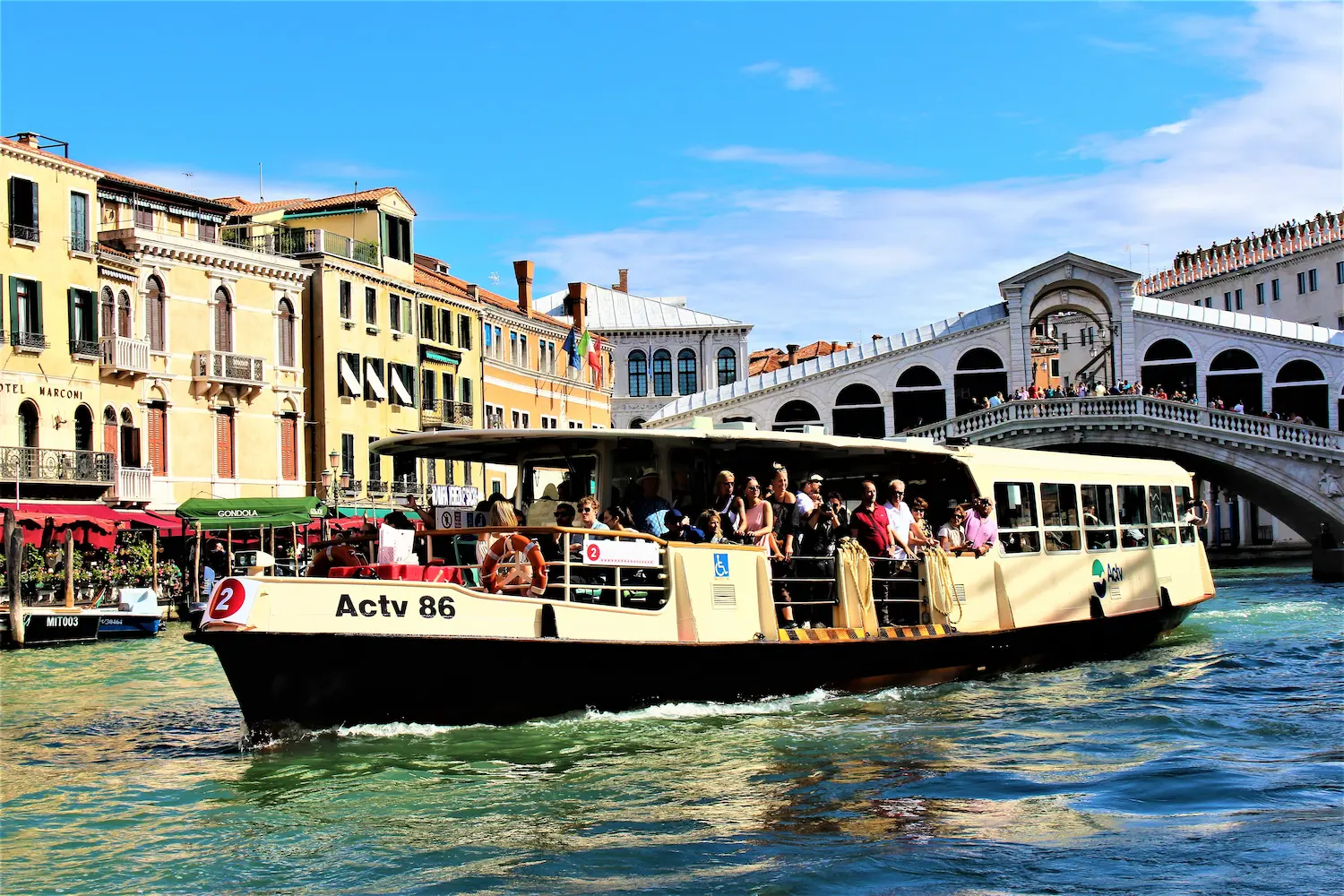 Vaporetto service (public water bus), Venice